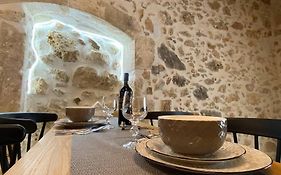 Stavlos Traditional Suite